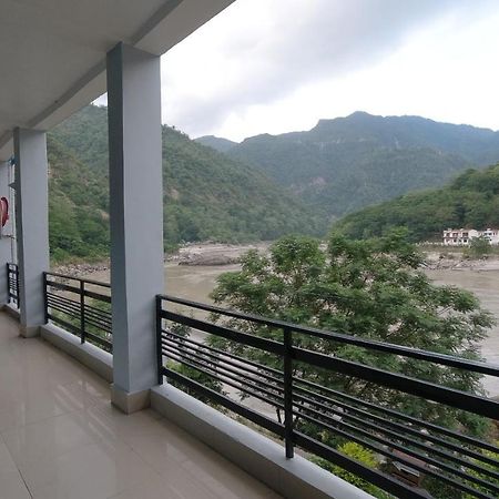 H7 Stay On The Ganges, Yoga & Spa Resort, רישיקש מראה חיצוני תמונה