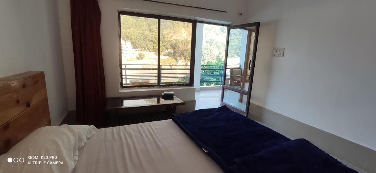 H7 Stay On The Ganges, Yoga & Spa Resort, רישיקש מראה חיצוני תמונה