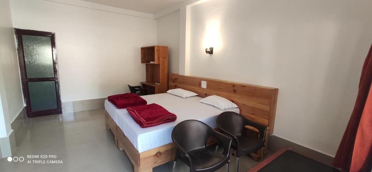 H7 Stay On The Ganges, Yoga & Spa Resort, רישיקש מראה חיצוני תמונה