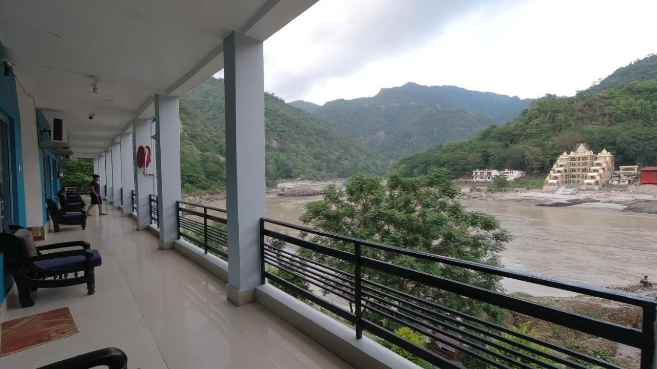 H7 Stay On The Ganges, Yoga & Spa Resort, רישיקש מראה חיצוני תמונה
