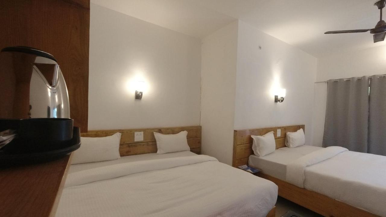 H7 Stay On The Ganges, Yoga & Spa Resort, רישיקש מראה חיצוני תמונה